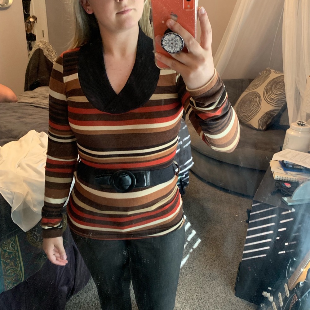 Sweater with belt